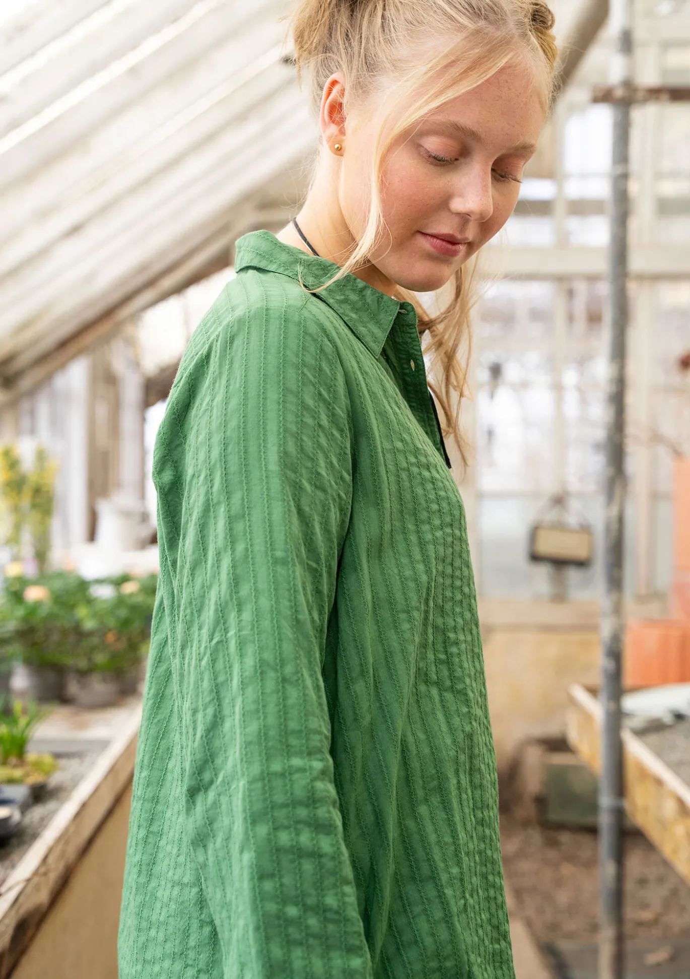 Paitamallinen kangasmekko "Värmland" ekopuuvillaa