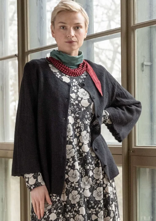 Reikäneuloksinen neuletakki "Blomstra" huovutettua villaa