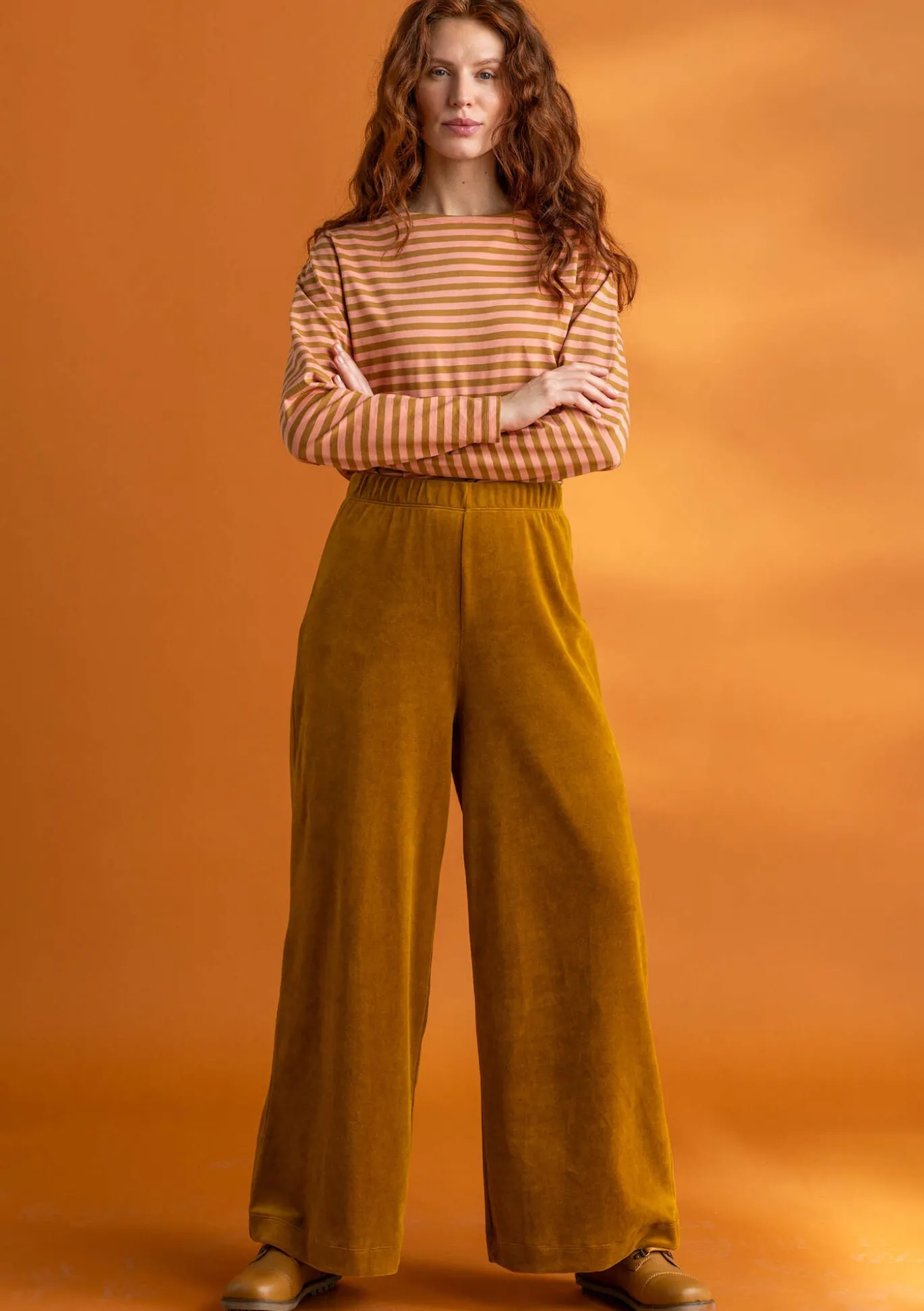 Veluurihousut ekopuuvillaa / kierrätettyä polyesteriä