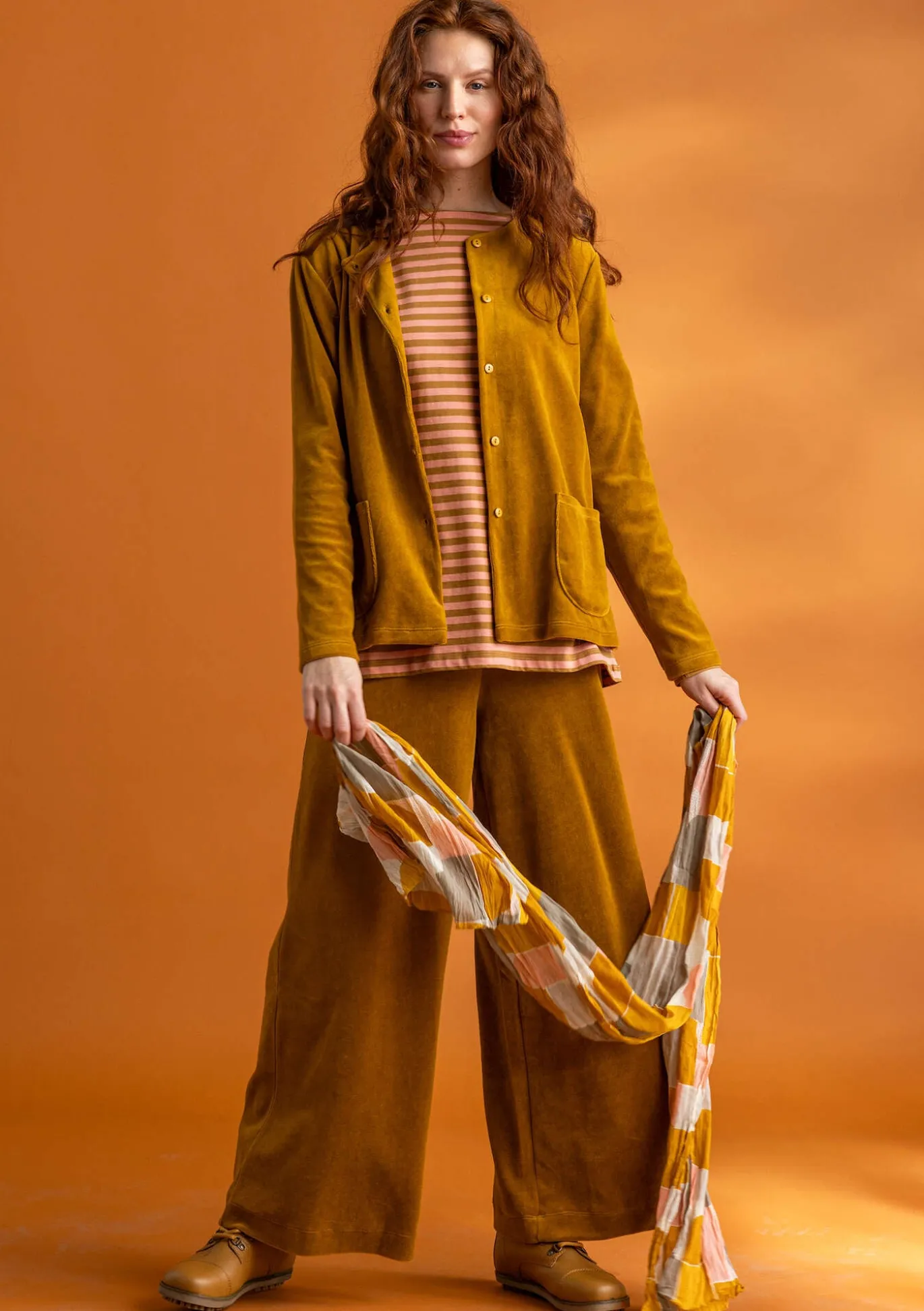 Veluurihousut ekopuuvillaa / kierrätettyä polyesteriä